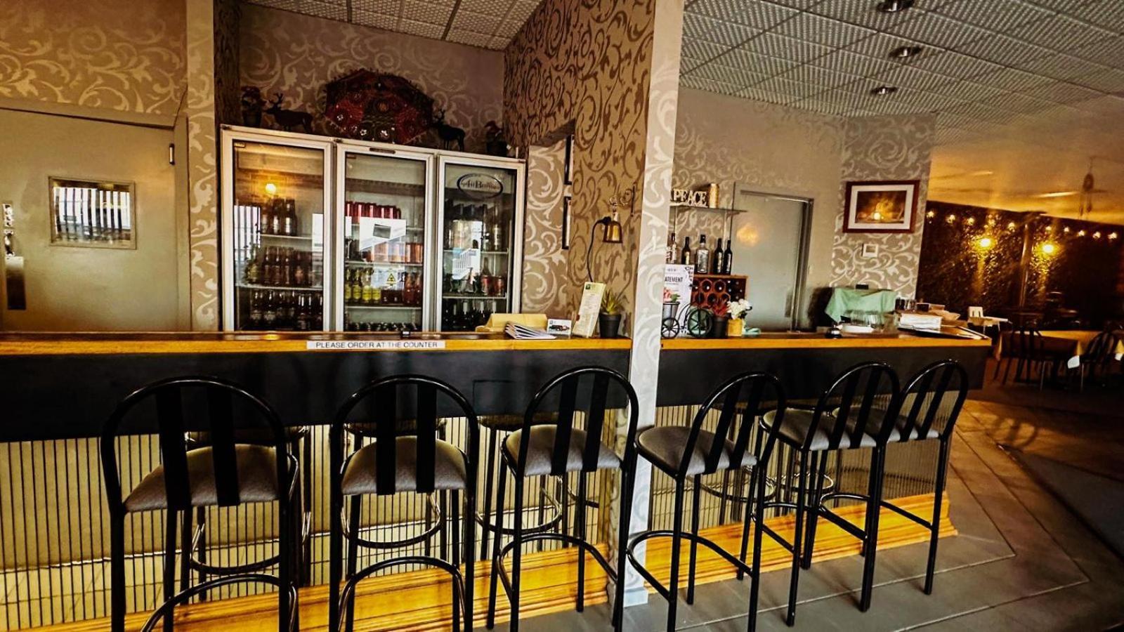 Mountain Creek Motel Bar & Restaurant Mount Beauty Dış mekan fotoğraf