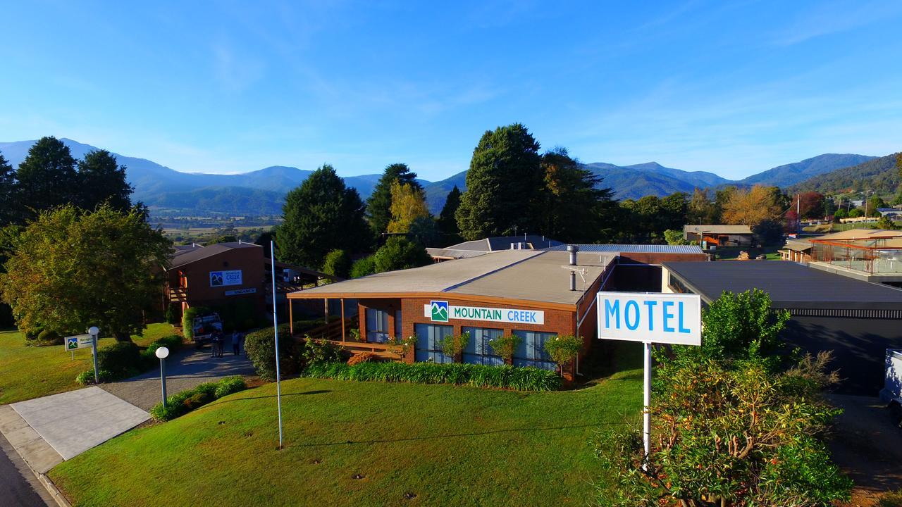 Mountain Creek Motel Bar & Restaurant Mount Beauty Dış mekan fotoğraf